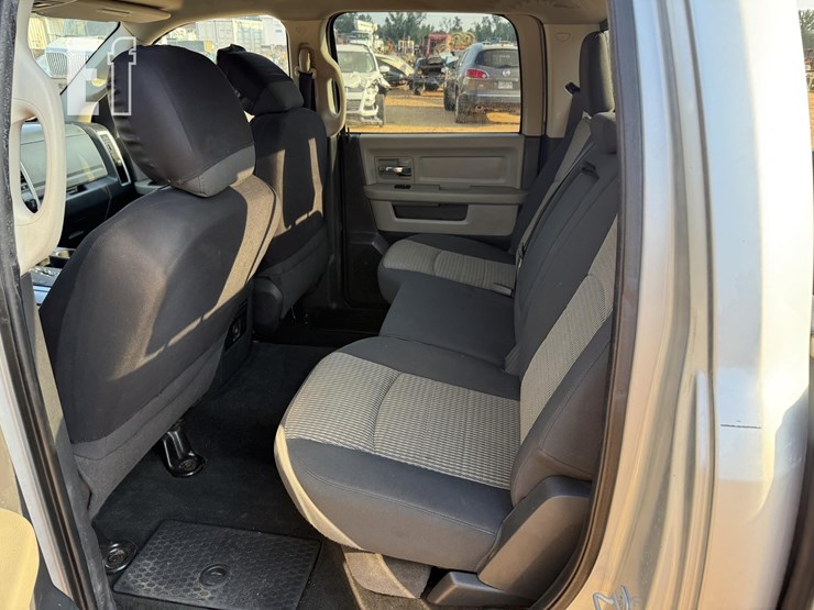 2012-dodge-ram-1500-image-13