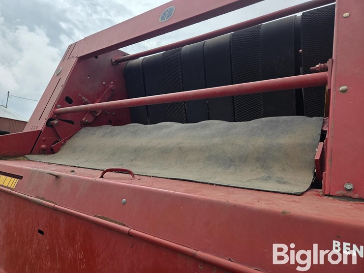 2001-new-holland-688-image-16