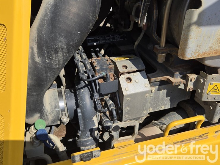 2022-komatsu-d65px-18-image-36