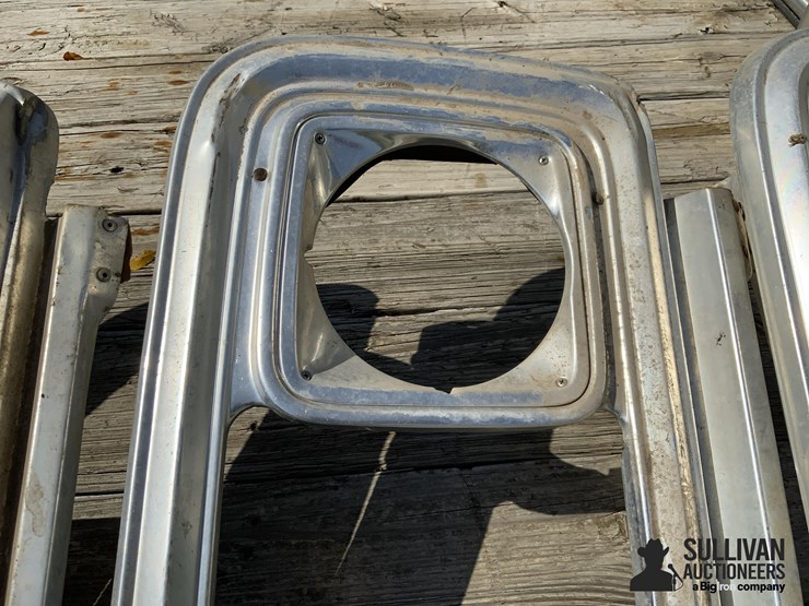 1969-72-chevrolet-pickup-grille-trims-image-11
