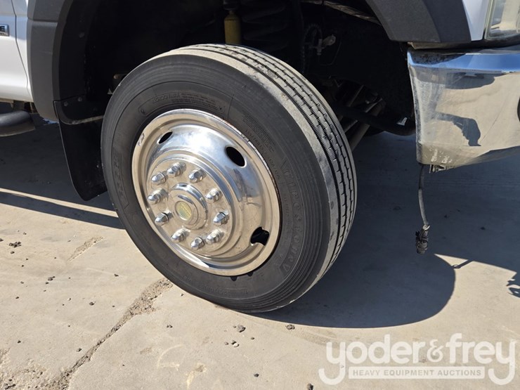 2017-ford-f550-image-15