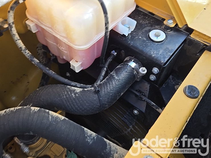 2019-caterpillar-315f-image-48