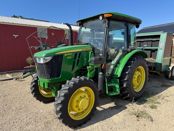 john-deere-5075e-image-1