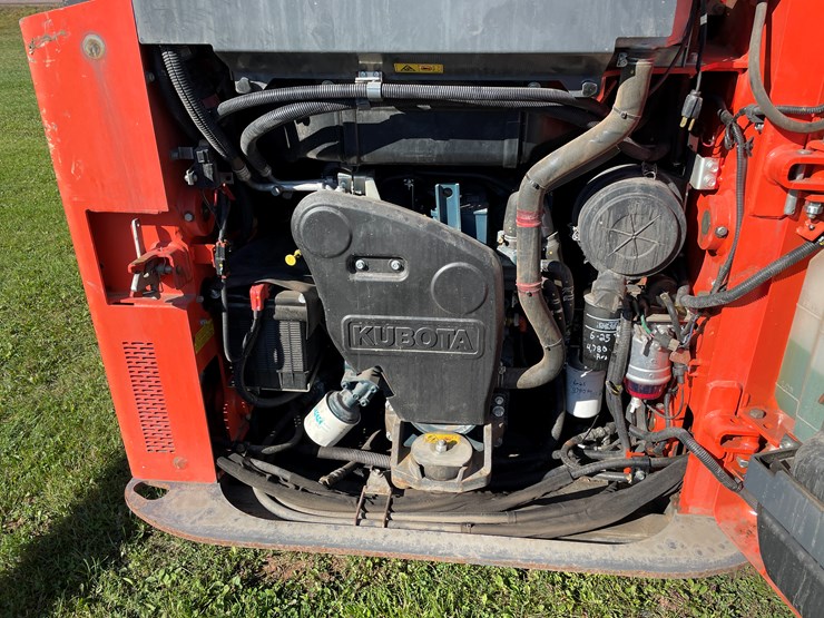 2023-kubota-ssv65-image-26
