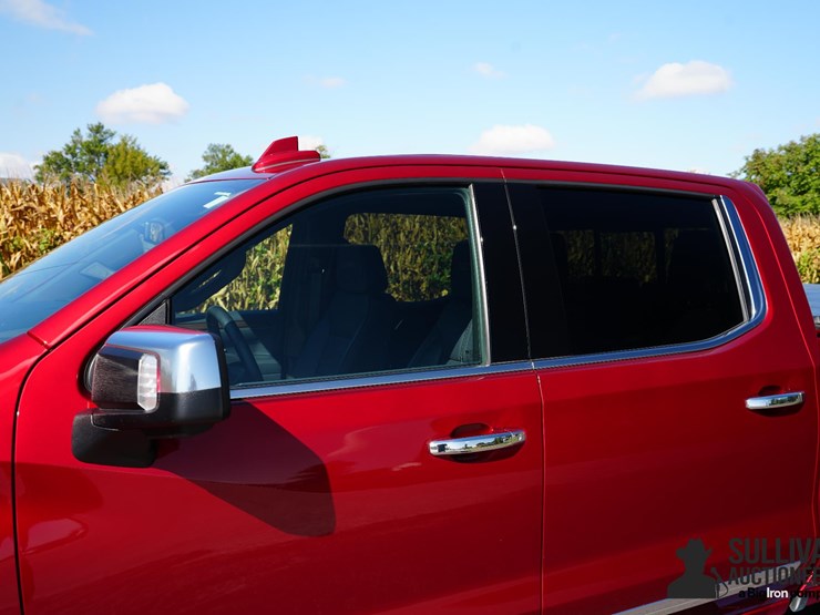 2022-chevrolet-silverado-1500-high-country-image-18