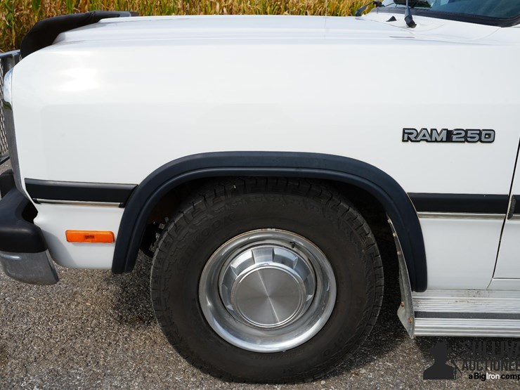 1992-dodge-ram-250-image-14