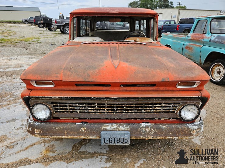 1963-chevrolet-suburban-image-2