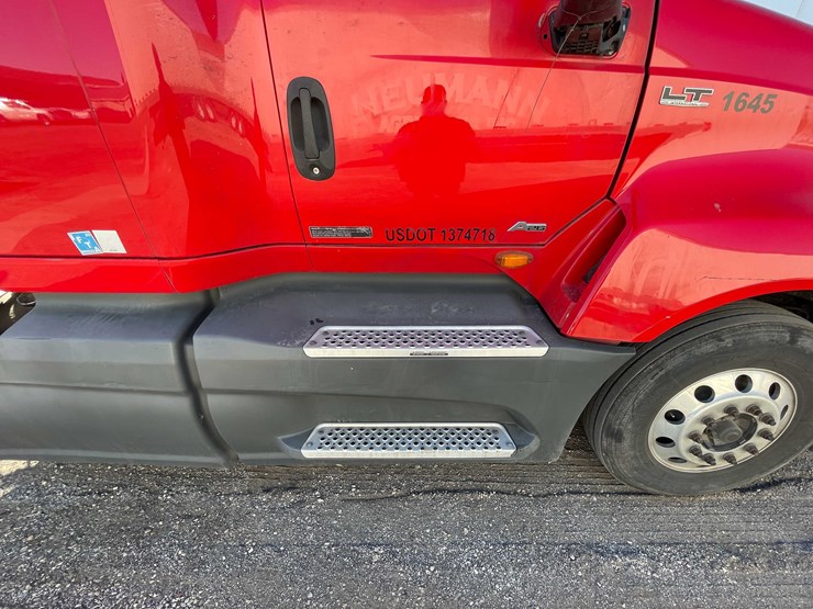 #400-•-2018-international-semi-tractor-(has-wi-title)-(denmark,-wi)-image-21