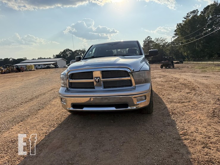 2012-dodge-ram-1500-image-2