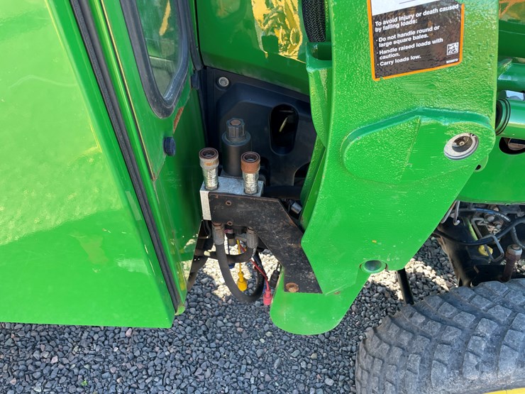 2019-john-deere-2038r-image-26