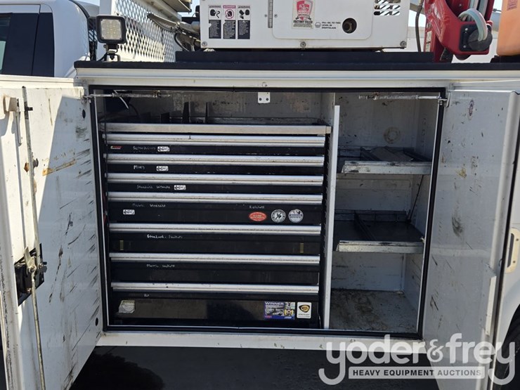 2017-ford-f550-image-18