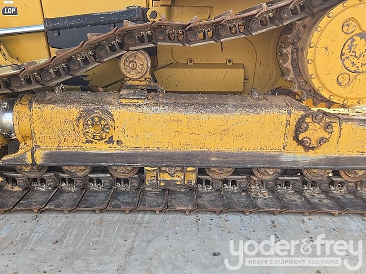 2019-caterpillar-d6-lgp-image-16