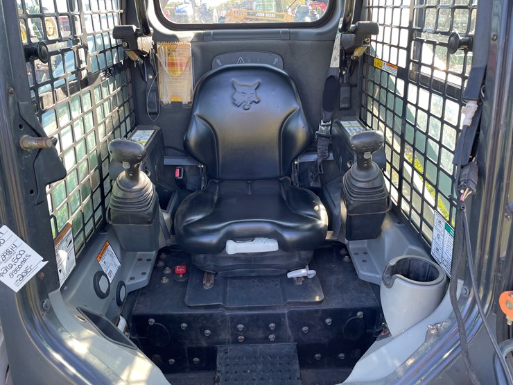 2015-bobcat-s570-image-55