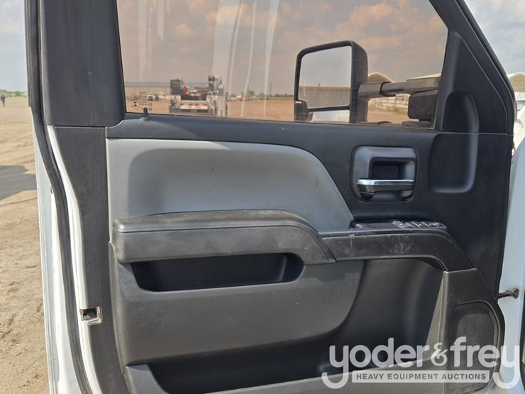 2021-chevrolet-silverado-image-68