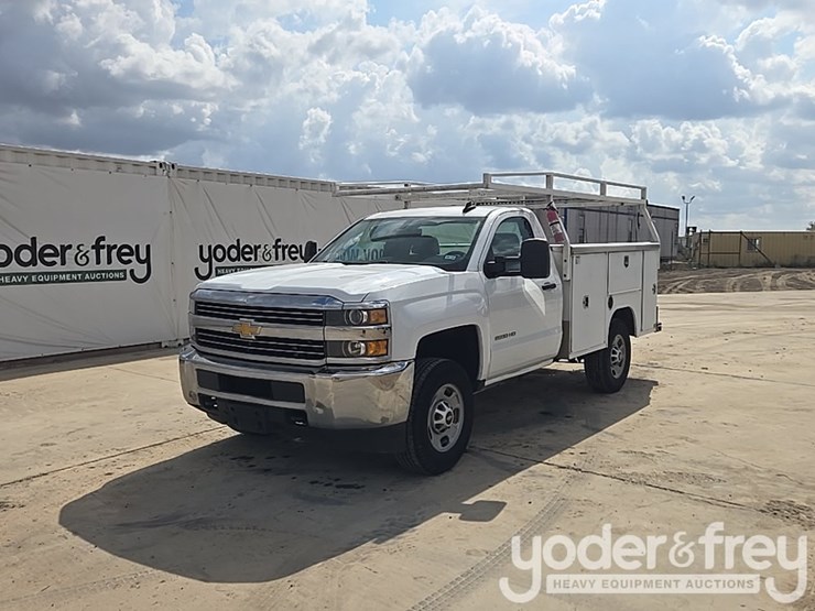 2016-chevrolet-silverado-image-1