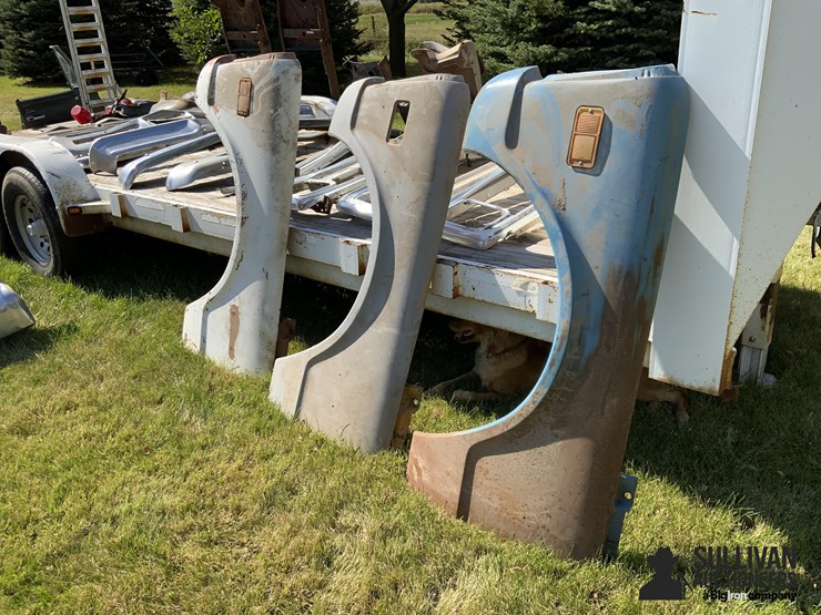 1970-72-chevrolet-front-lh-pickup-fenders-image-1