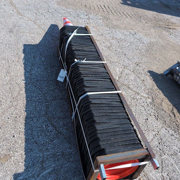 (60) KJ Highway Traffic Cones - 28" x 14"