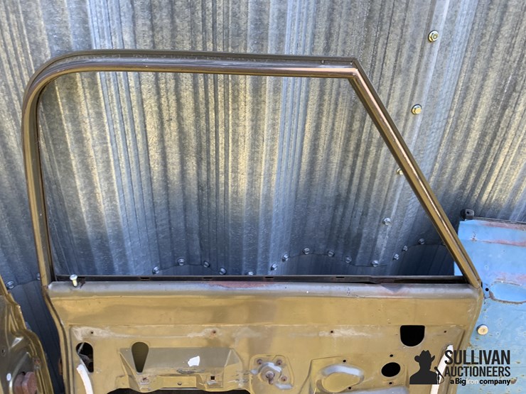 1972-chevrolet-pickup-doors-image-8