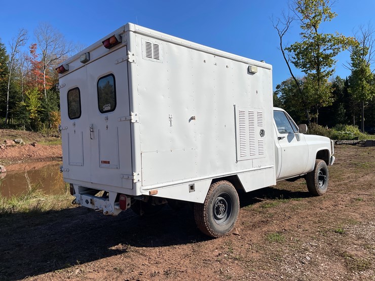 #516-•-1984-chevy-d350-4x4-pickup-(title-in-delay)-(wakefield,-mi)-image-5