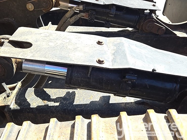 2019-caterpillar-315f-image-41