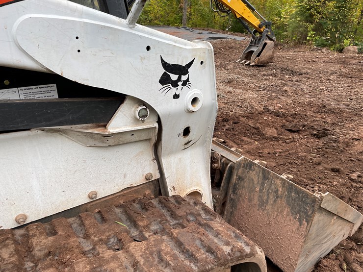 2017-bobcat-t870-image-30