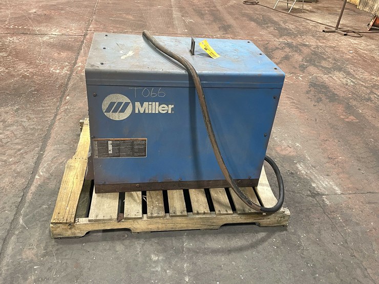 #6879-•-miller-delta-weld-welding-power-source-(kaukauna,-wi)-image-2