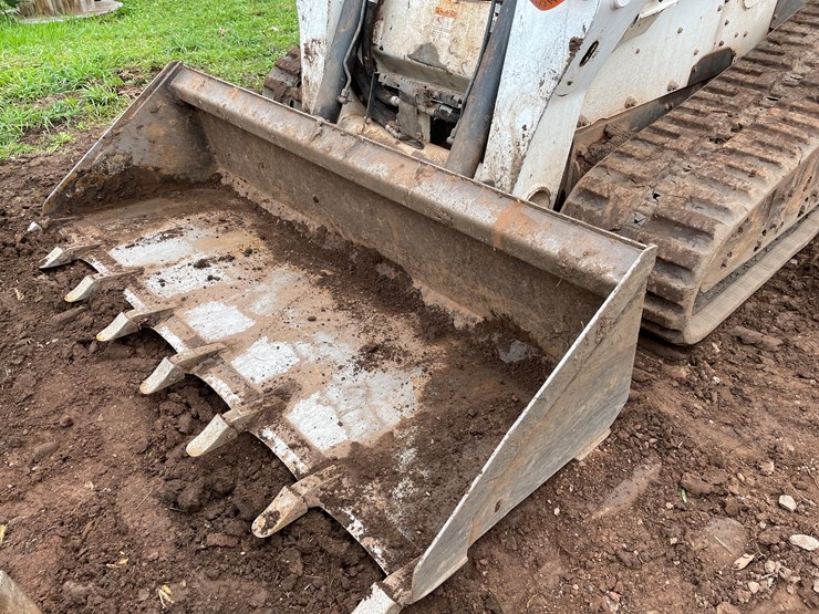 2017-bobcat-t870-image-9