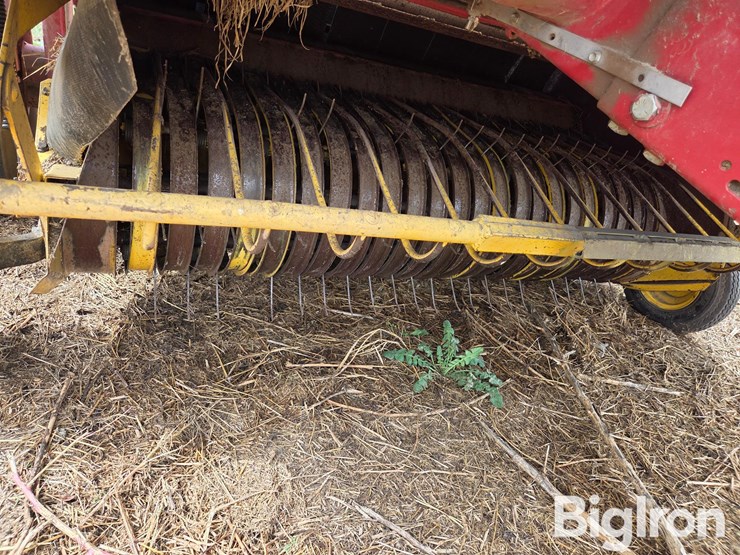 2001-new-holland-688-image-17