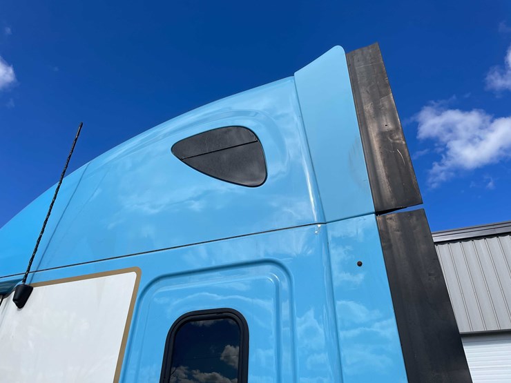 #404-•-2012-freightliner-semi-tractor-(has-wi-title)-(whitelaw,-wi)-image-48