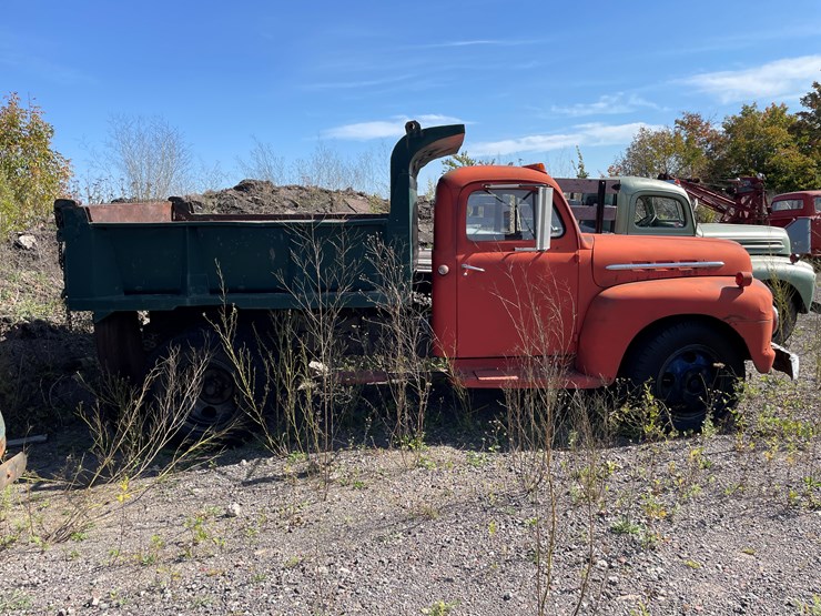 #424-•-vintage-ford-1-1/2-ton-single-axle-dump-truck-(no-title)-(houghton,-mi)-image-4