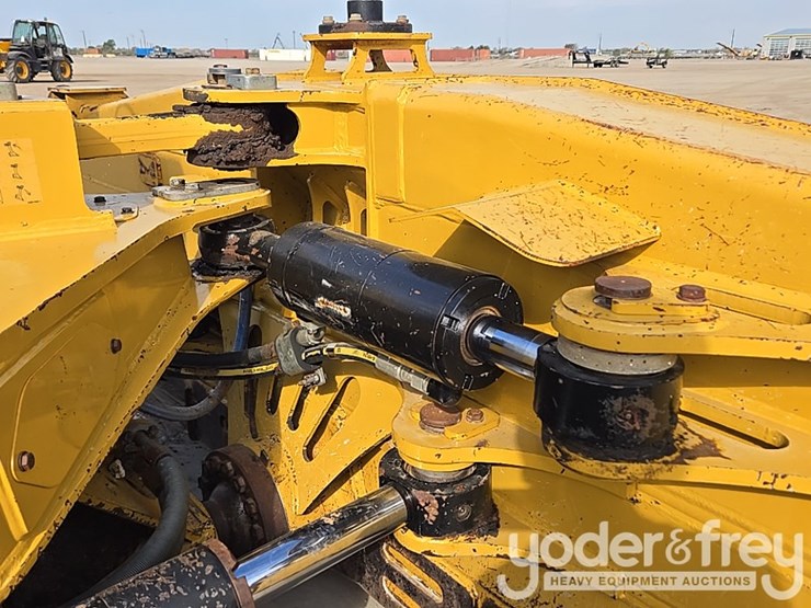 2019-caterpillar-d6-lgp-image-35