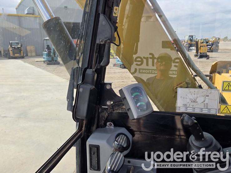 2014-caterpillar-307e2-image-55