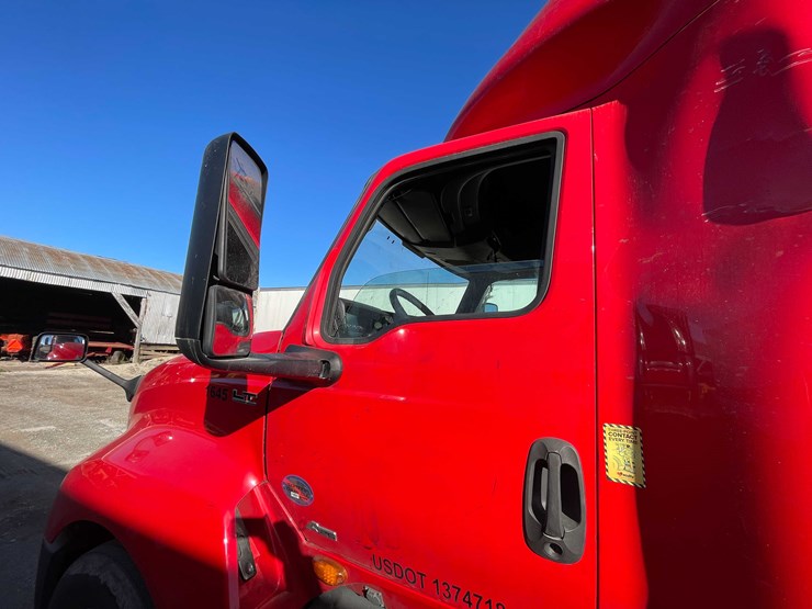 #400-•-2018-international-semi-tractor-(has-wi-title)-(denmark,-wi)-image-57