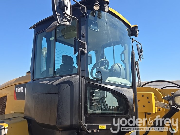 2020-caterpillar-930-image-34
