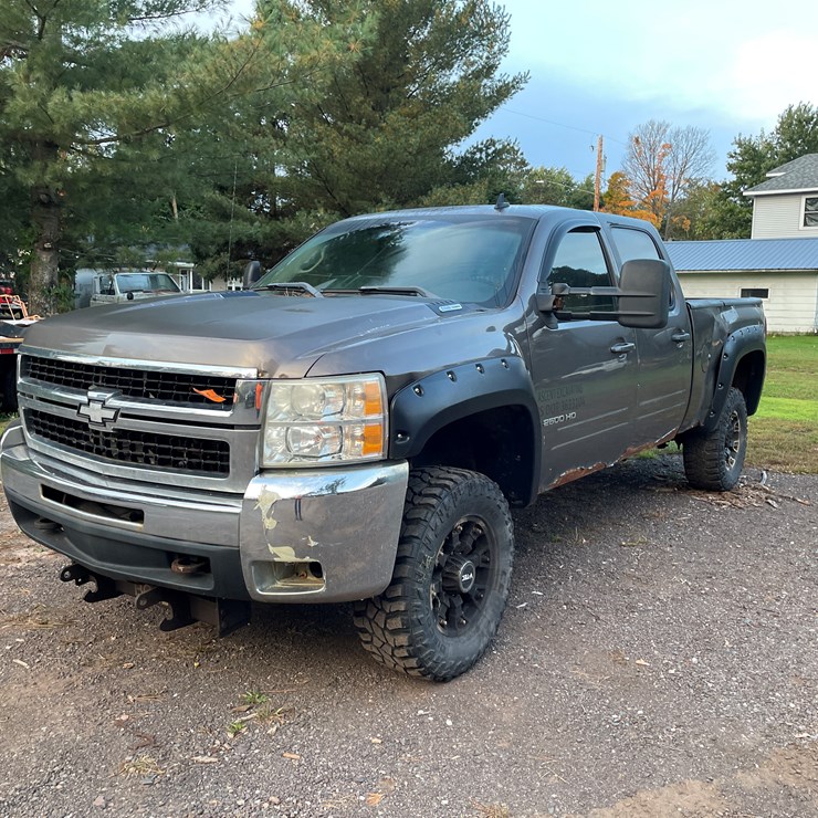 #504 • 2007 Chevy Silverado 2500HD 4x4 Crew Cab Pickup (Has MI. Title) (Title In Delay) (Ironwood, MI)