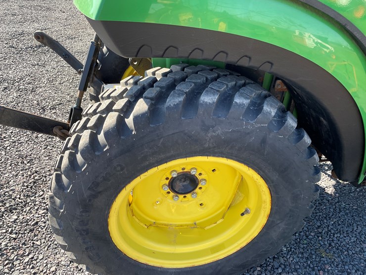 2019-john-deere-2038r-image-24