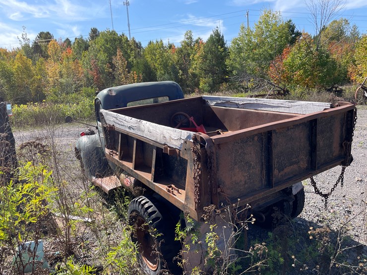 #426-•-vintage-ford-1-1/2-ton-single-axle-dump-truck-(no-title)-(houghton,-mi)-image-7