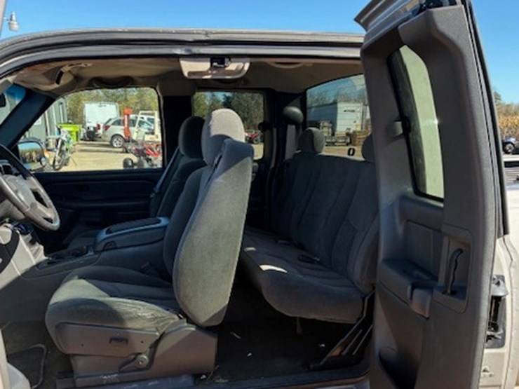 2004-chevrolet-1500-image-4