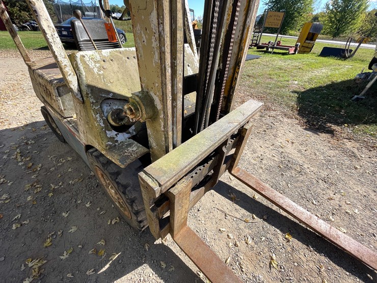 #312-•-hyster-gasoline-forklift-(oconto,-wi)-image-17