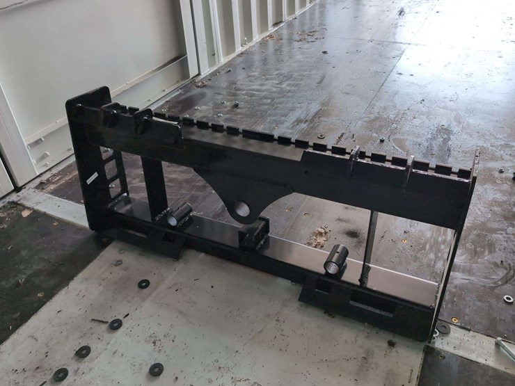 (1)-wolverine-skid-steer-fork-frame---pff1-13-45w-image-3