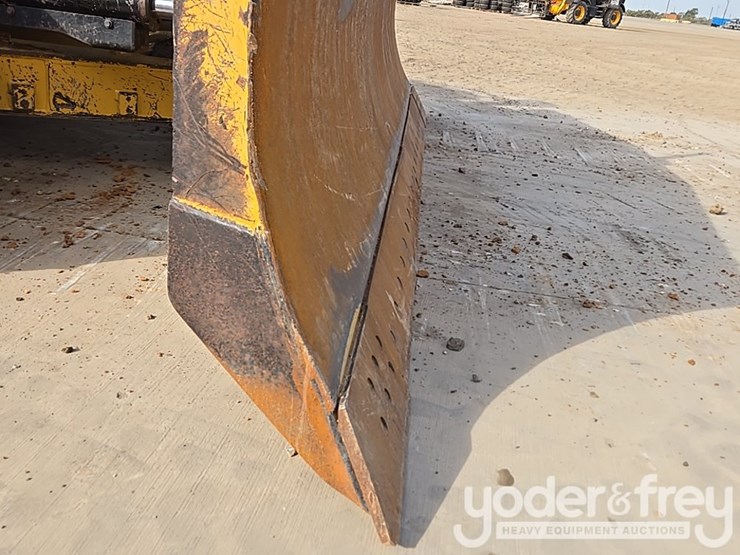 2019-caterpillar-d6-lgp-image-13
