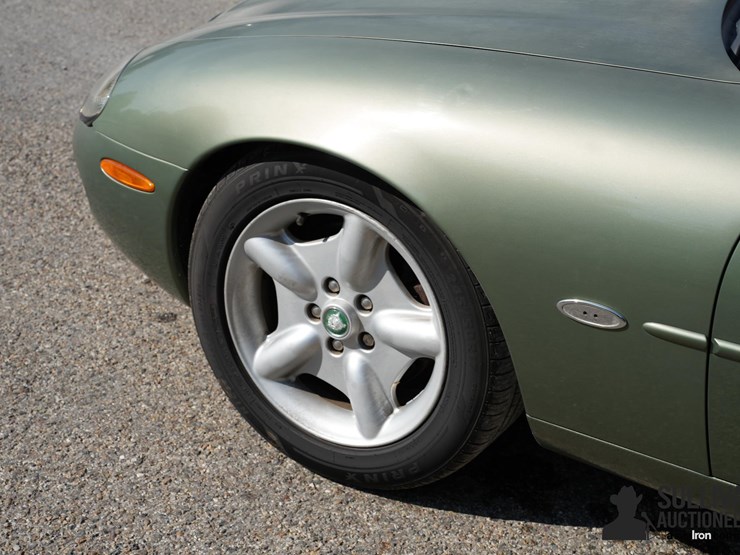 run-#5---1999-jaguar-xk8-convertible-image-12