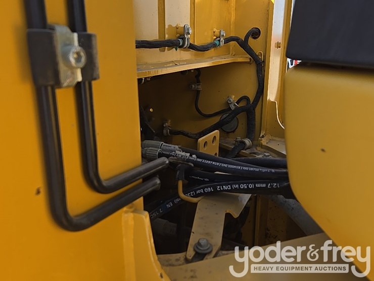 2019-deere-524l-image-31