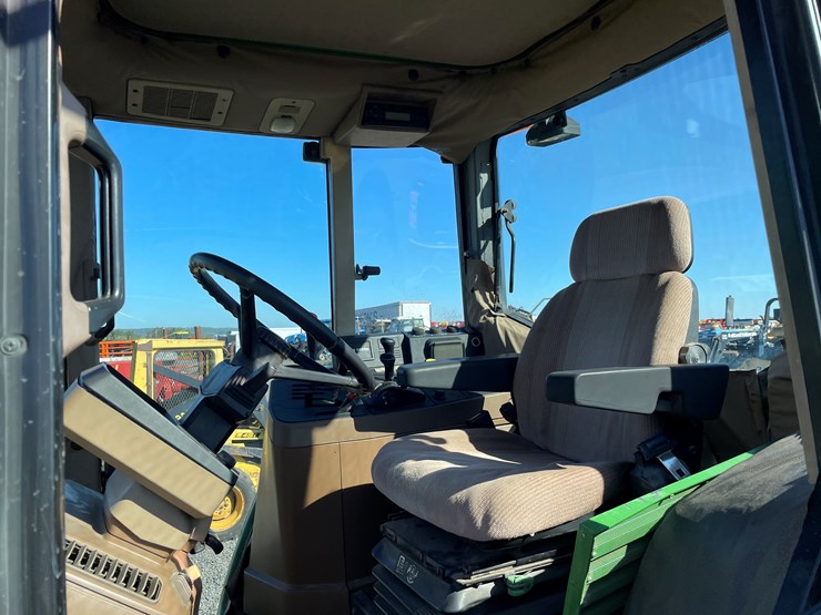 1993-john-deere-6200-image-32