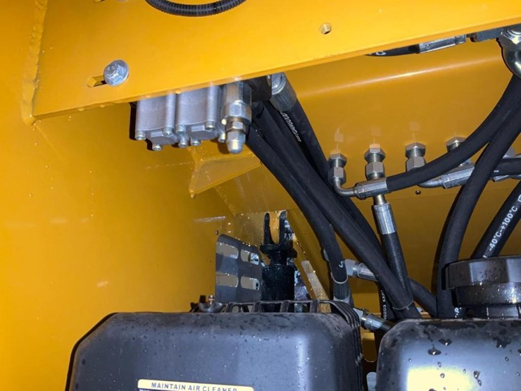 #1015-•-unused-gg385-mini-skid-steer-image-22
