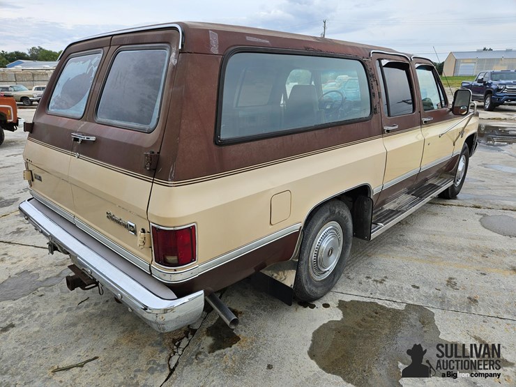 1988-chevrolet-suburban-image-5