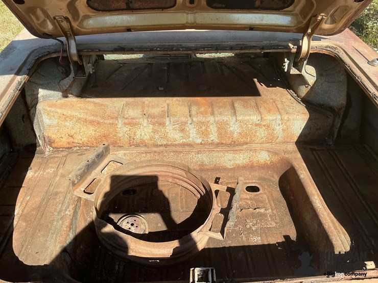 1963-chevrolet-impala-collector-car-image-9