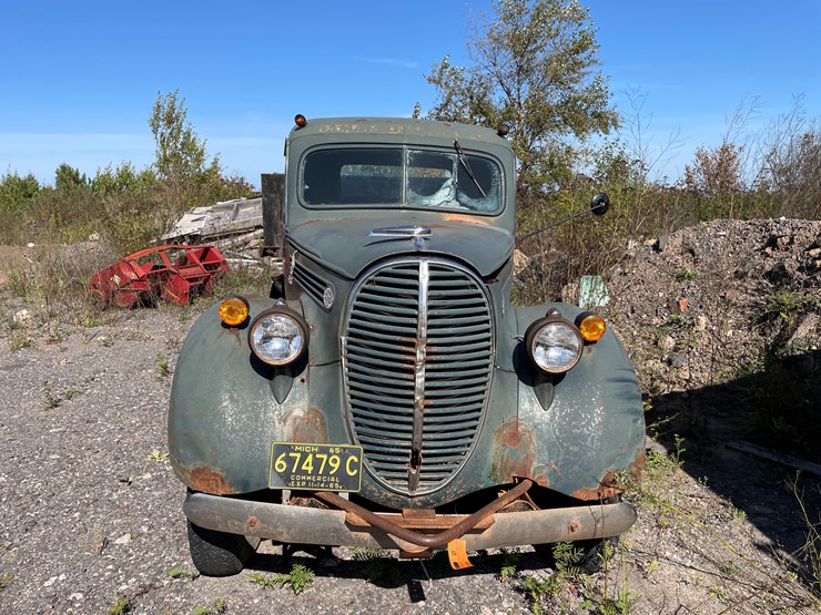 #426-•-vintage-ford-1-1/2-ton-single-axle-dump-truck-(no-title)-(houghton,-mi)-image-2