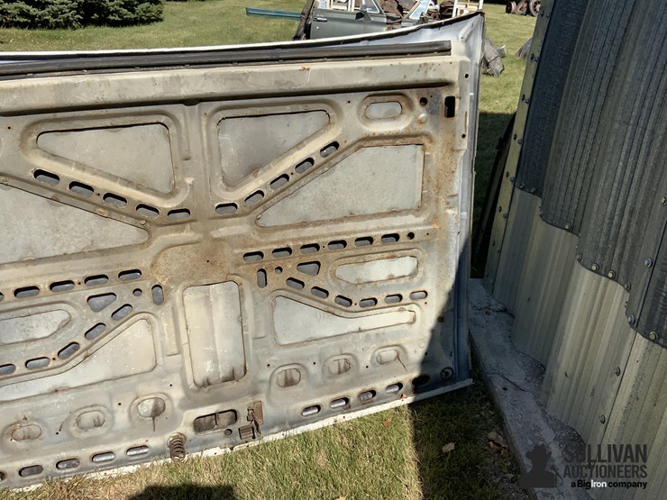 1982-chevrolet-pickup-hood-image-5