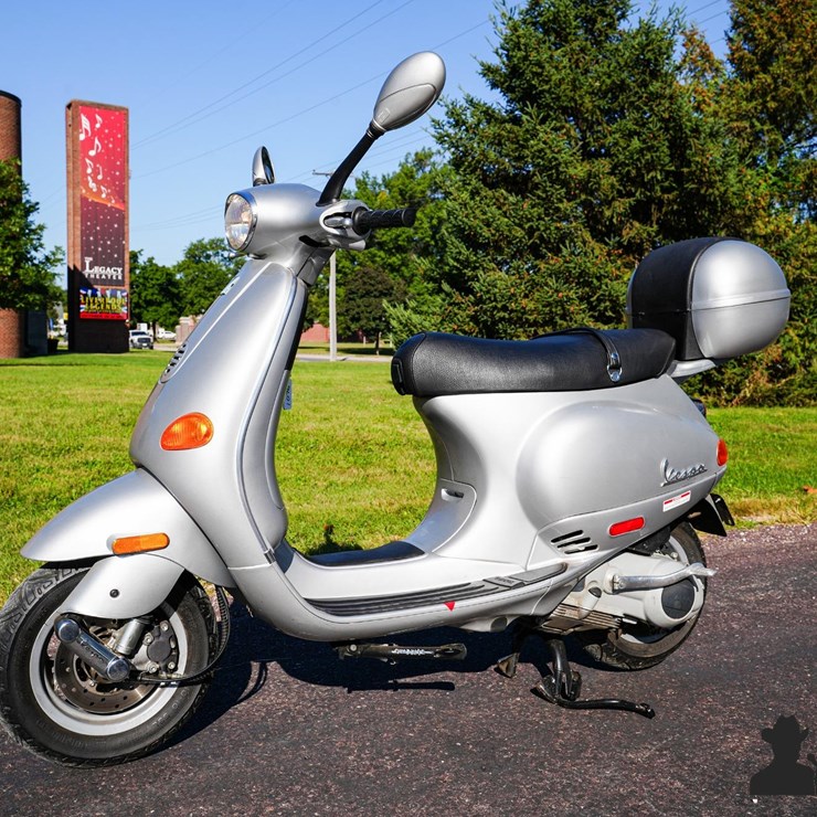 Run #26 - 2002 Vespa Piaggio ET4 150 Scooter